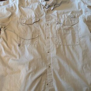 Columbia Tan Casual Button Down Shirt Lightweight Outdoor‎